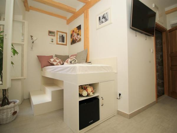 Apartments St. Michel : photo 8 de la chambre chambre lit queen-size deluxe