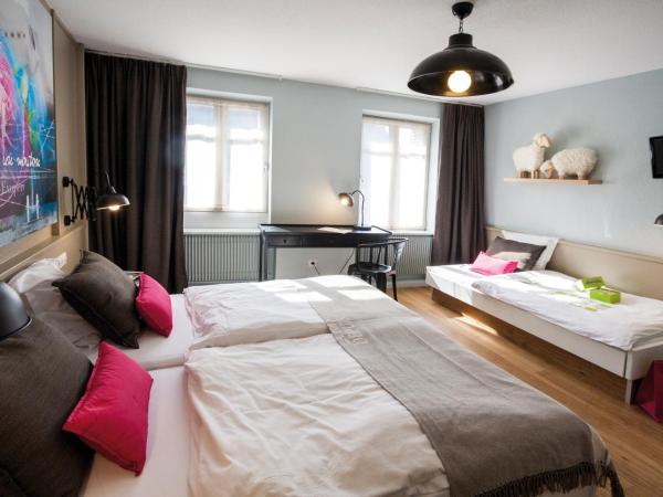 Hotel Roses : photo 10 de la chambre chambre triple