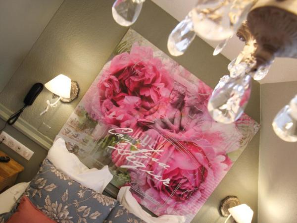 Hotel Roses : photo 4 de la chambre chambre triple