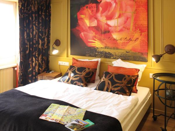 Hotel Roses : photo 9 de la chambre chambre lits jumeaux