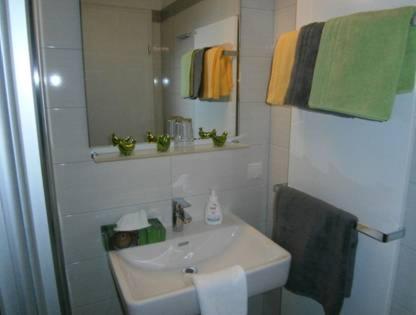 Institut St.Sebastian : photo 6 de la chambre chambre simple avec salle de bains privative