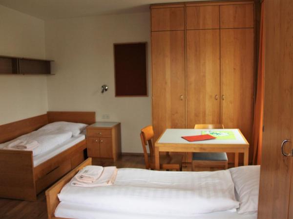 Institut St.Sebastian : photo 3 de la chambre chambre simple avec salle de bains extérieure privative