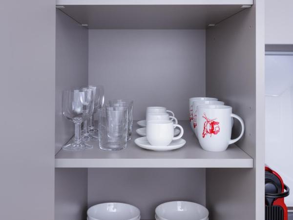 360 Apartment Hotel Frankfurt : photo 10 de la chambre appartement rosa avec cuisine