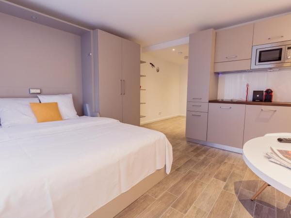 360 Apartment Hotel Frankfurt : photo 5 de la chambre appartement rosa avec cuisine