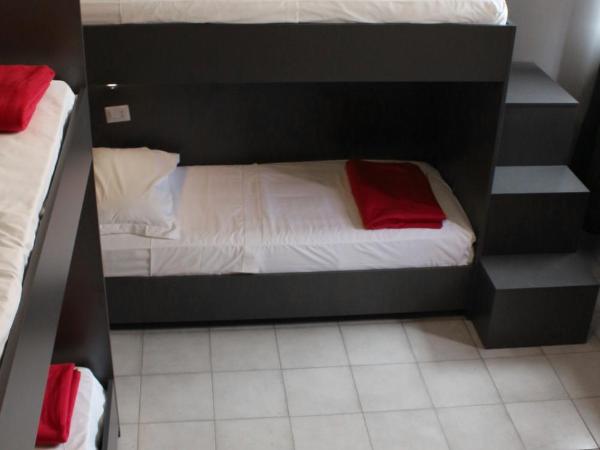 New Generation Hostel Milan Center Navigli : photo 5 de la chambre lit dans dortoir mixte de 6 lits