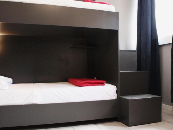 New Generation Hostel Milan Center Navigli : photo 10 de la chambre lit superposé dans dortoir mixte
