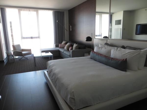 Palms Place Suite with Strip View : photo 8 de la chambre appartement