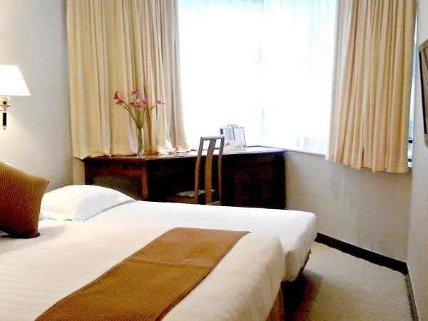 The Kimberley Hotel : photo 2 de la chambre non smoking - city view superior room with triple bed
