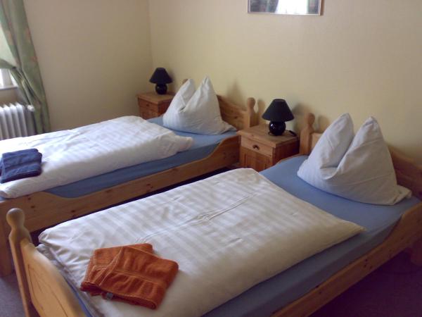 Hotel Deutsches Haus Francop : photo 8 de la chambre chambre double ou lits jumeaux