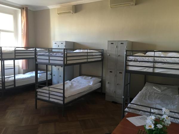 Onefam Old Town : photo 4 de la chambre lit dans dortoir de 14 lits