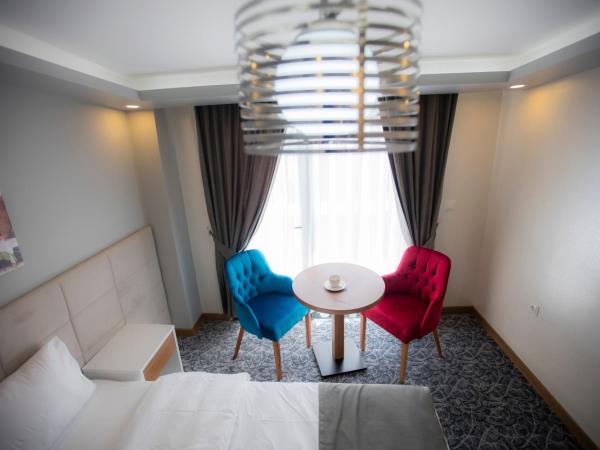 Royal İnci Hotel : photo 3 de la chambre suite royale avec balcon