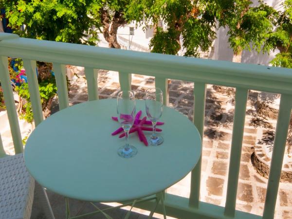 Fraskoula's Town : photo 6 de la chambre chambre triple (3 adultes)