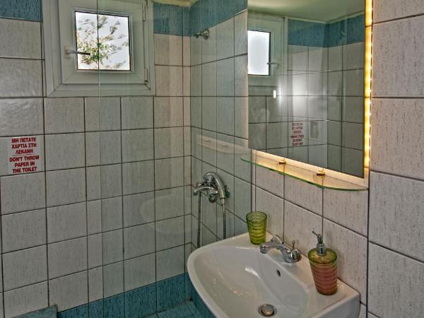 Fraskoula's Town : photo 7 de la chambre chambre triple (3 adultes)