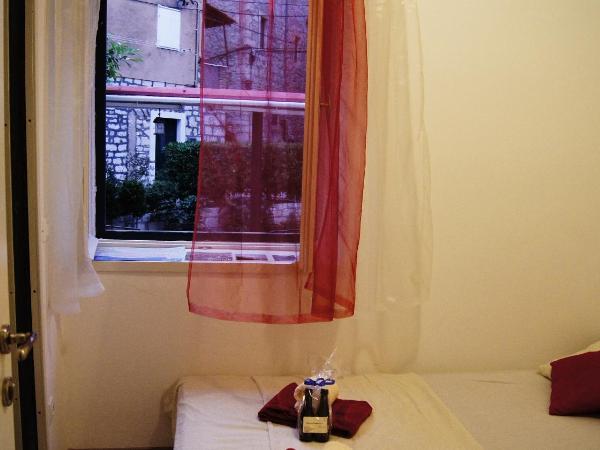 Micro Rooms : photo 3 de la chambre petite chambre double