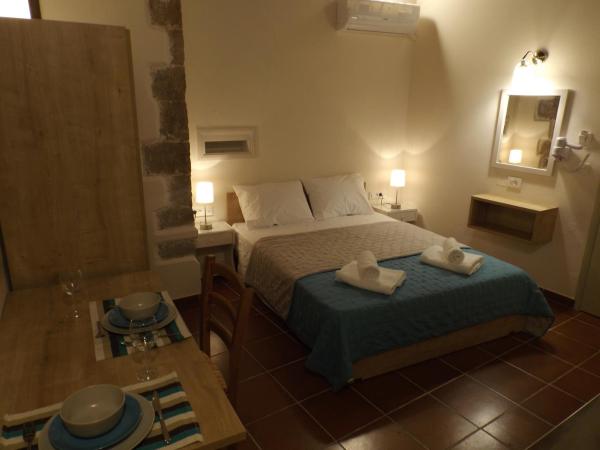 Fivos Pension : photo 1 de la chambre studio avec balcon privé - vue sur mer