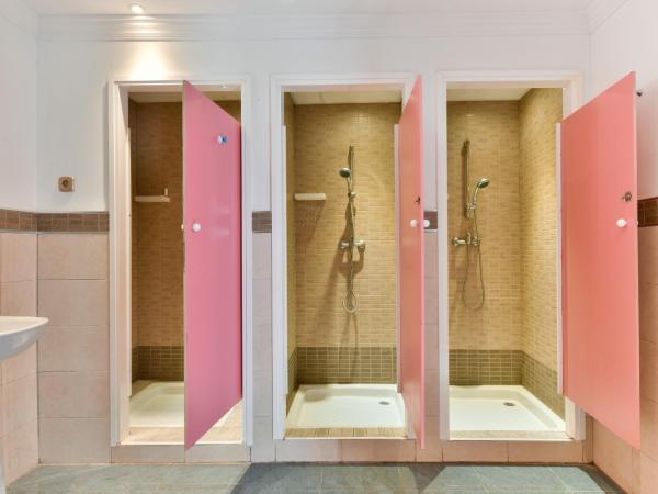 Feel Hostels City Center : photo 2 de la chambre lit dans dortoir mixte de 4 lits