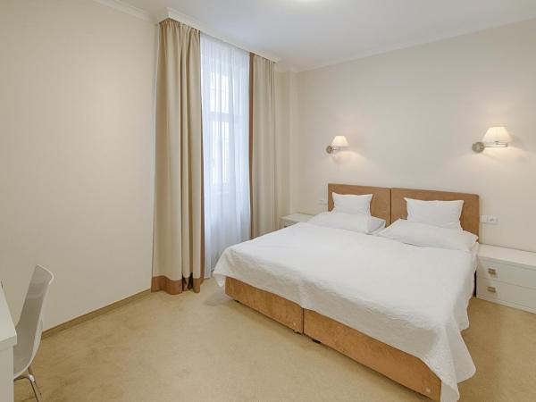 Hotel Embassy : photo 6 de la chambre appartement (4 adultes)