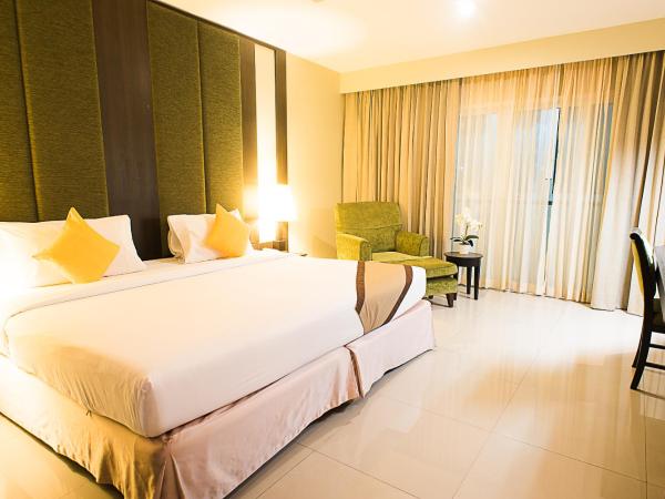 Intimate Hotel Pattaya - SHA Extra Plus : photo 9 de la chambre chambre deluxe double ou lits jumeaux