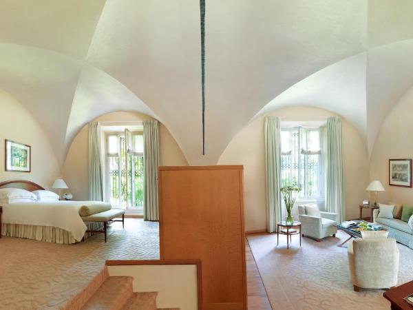 Four Seasons Hotel Milano : photo 2 de la chambre suite lit king-size cloître
