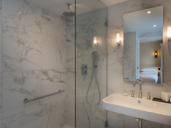 Hôtel La Comtesse : photo 4 de la chambre chambre double marquise – vue latérale sur tour eiffel