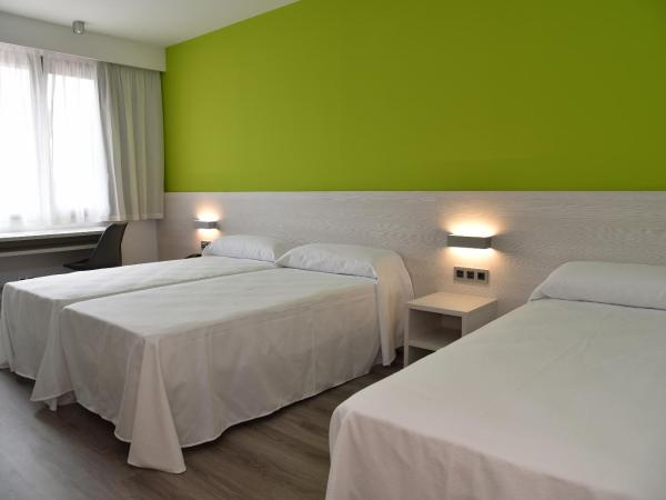 Hotel Julimar : photo 10 de la chambre chambre triple standard