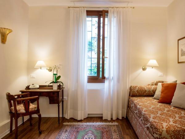 Hotel Agli Alboretti : photo 3 de la chambre chambre triple