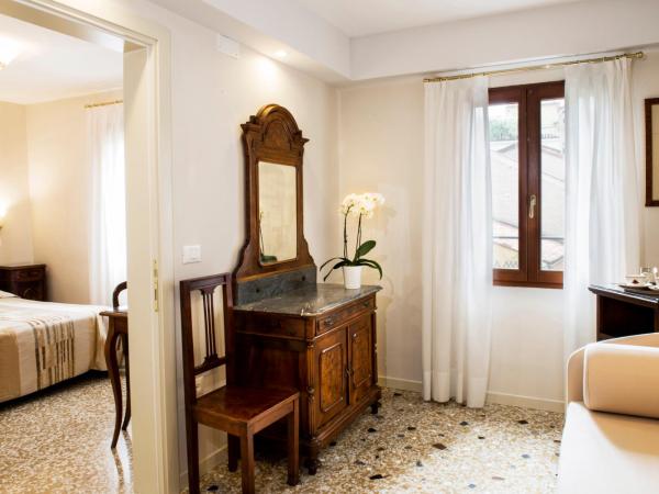 Hotel Agli Alboretti : photo 2 de la chambre chambre triple