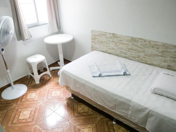Hotel Vitória : photo 2 de la chambre chambre simple standard avec salle de bains commune