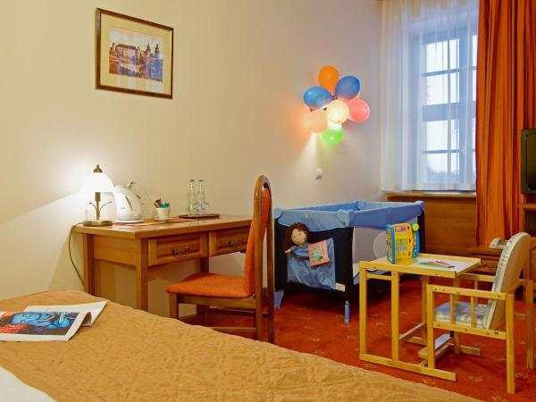 Hotel Regent : photo 1 de la chambre chambre familiale (2 adultes et 2 enfants)