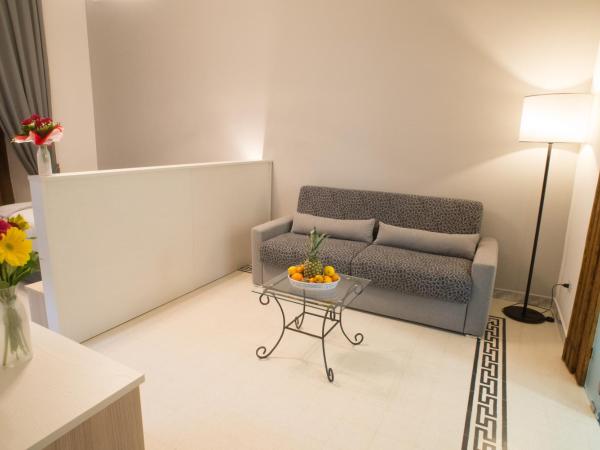 Napoli Milionaria B&B : photo 4 de la chambre suite avec balcon