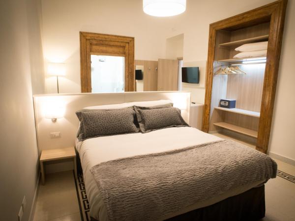 Napoli Milionaria B&B : photo 3 de la chambre suite avec balcon