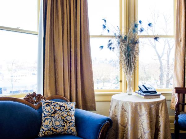 Pendray Inn and Tea House : photo 5 de la chambre chambre supérieure king avec vue sur le port