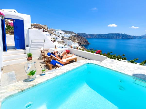 Chelidonia Luxury Suites : photo 2 de la chambre suite du capitaine avec baignoire spa extérieure