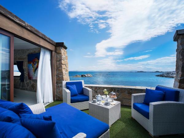 Hotel & SPA des Pecheurs : photo 4 de la chambre suite de luxe avec terrasse et vue sur la mer