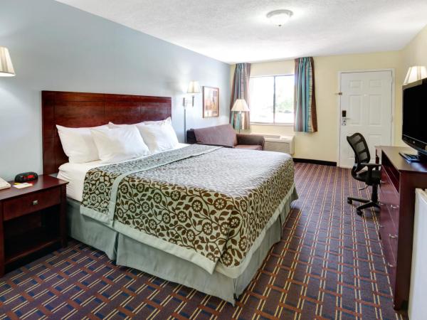 Days Inn by Wyndham Albuquerque West : photo 2 de la chambre chambre lit king-size pour personnes à mobilité réduite - non-fumeurs