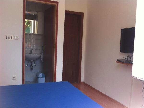 Guest house Slavica : photo 3 de la chambre chambre double avec salle de bains privative