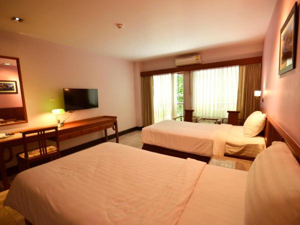 Sakorn Residence and Hotel : photo 4 de la chambre chambre lits jumeaux supérieure