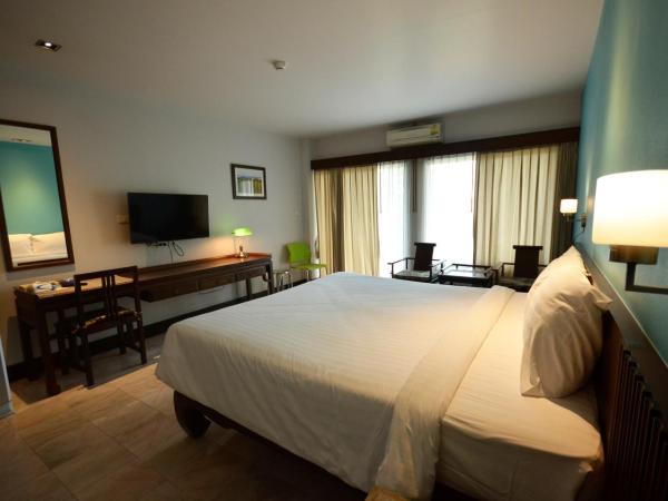 Sakorn Residence and Hotel : photo 5 de la chambre chambre lit king-size supérieure