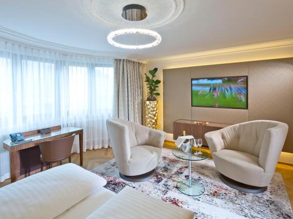 Hotel Maximilian - Stadthaus Penz : photo 1 de la chambre suite junior stadthaus – réservée aux adultes