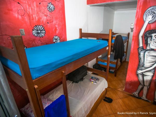 Books Hostel : photo 7 de la chambre lit simple dans dortoir mixte climatisé (4 adultes)