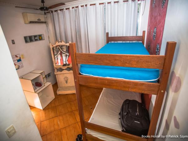 Books Hostel : photo 8 de la chambre lit simple dans dortoir mixte climatisé (4 adultes)