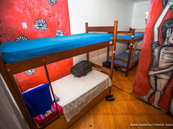 Books Hostel : photo 9 de la chambre lit simple dans dortoir mixte climatisé (4 adultes)