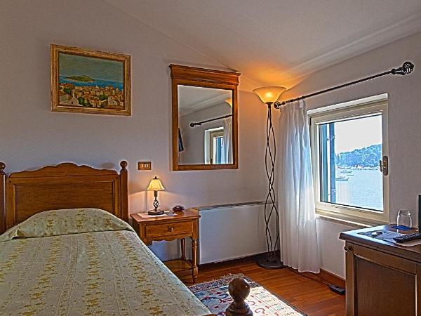 Villa Tuttorotto : photo 8 de la chambre chambre simple - vue sur mer