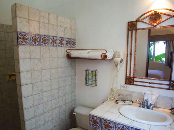 El Encanto Inn & Suites : photo 5 de la chambre standard room with two double beds (across the street)
