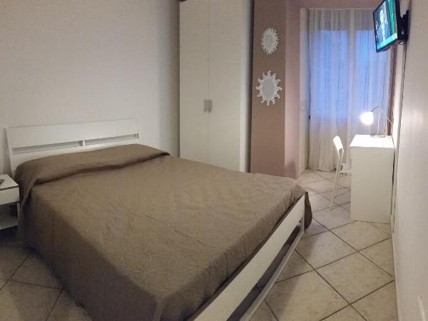 B&B Aminei Metrò : photo 1 de la chambre chambre double deluxe avec baignoire