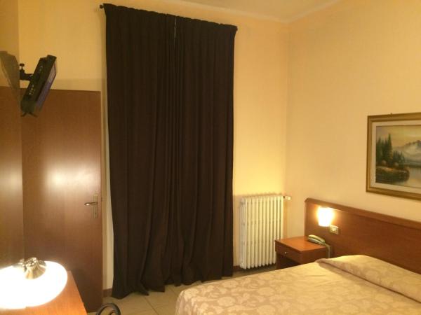 Hotel Paradiso : photo 10 de la chambre chambre double