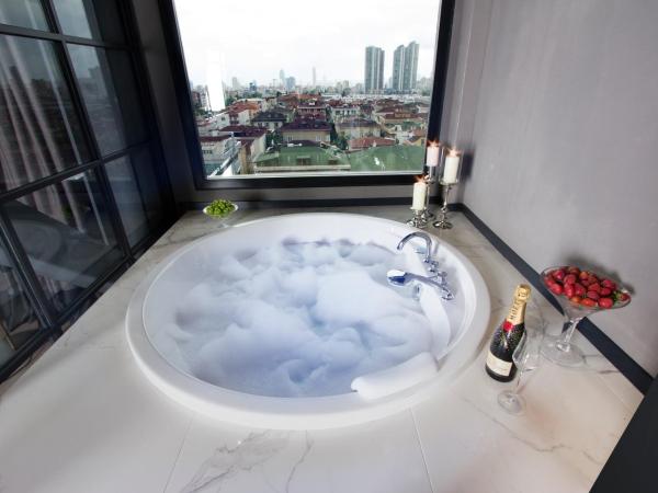 Cityloft 81 : photo 4 de la chambre suite avec jacuzzi