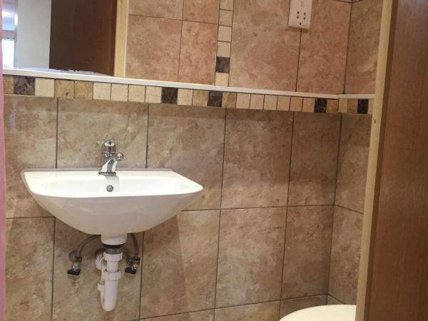 Carlton Hotel : photo 8 de la chambre chambre simple avec toilettes privatives et douche