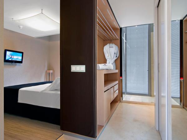 Axel Hotel Barcelona - Adults Only : photo 6 de la chambre chambre double ou lits jumeaux supérieure