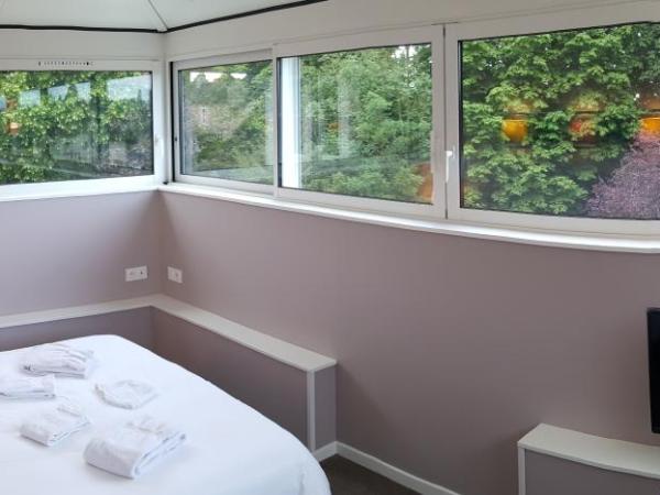 Le Castel Guesthouse : photo 8 de la chambre chambre double avec vue sur la cathédrale